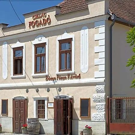 Préselő Pincészet és 3*