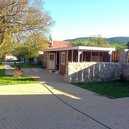 Préselő Pincészet és Bed and breakfast 3*