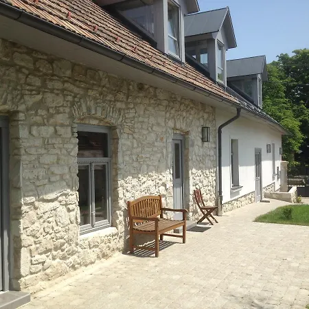 Preselo Pinceszet Es Vendeghaz