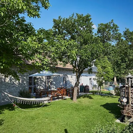 Preselo Pinceszet Es Vendeghaz Bed & Breakfast *