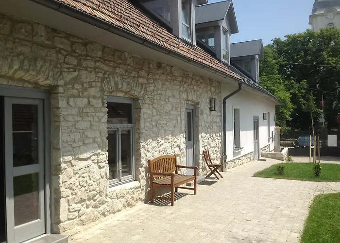 Preselo Pinceszet Es Vendeghaz
